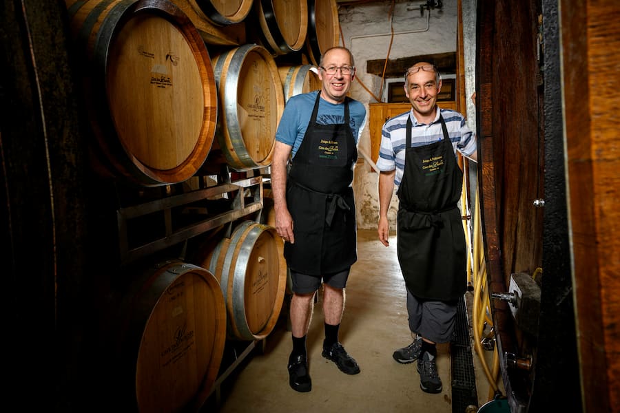 Dorf des Jahres 2023: Cressier ist fuer ihr Dorffest Fête du Vin Nouveau de Cressier fuer das Dorf des Jahres 2023 nominiert. Die Winzer Christian Fellmann und Jean-Marc Jungo. Bild © Remo Naegeli