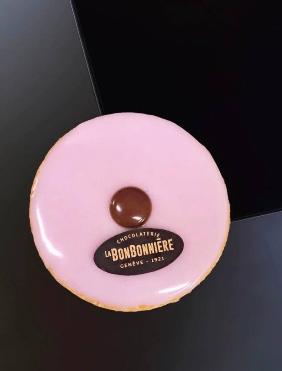 GAULTMILLAU-GENEVE-OCTOBRE-ROSE-LA-BONBONNIERE