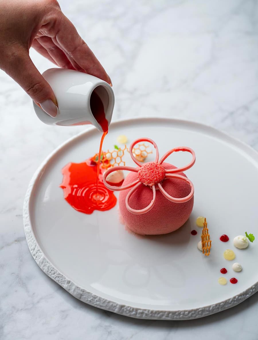 GAULTMILLAU-GENEVE-OCTOBRE-ROSE-MANDARIN-ORIENTAL-GENEVA