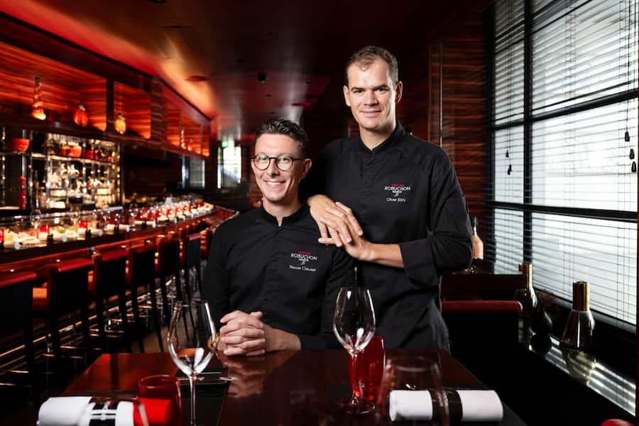 Titouan Claudet, Chef pâtissier et Olivier Jean, Chef des cuisines de l'Hôtel The Woodward Geneva. Genève, Août 2024 © Fred Merz | Lundi13