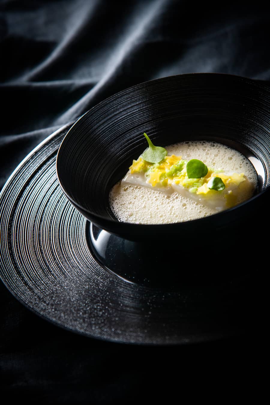 Peter Knogl 2021: Bretonischer Steinbutt, Bergamotte Peter Knogl, Cheval Blanc, Hotel Les Trois Rois, les trois rois, Basel © Thomas Buchwalder