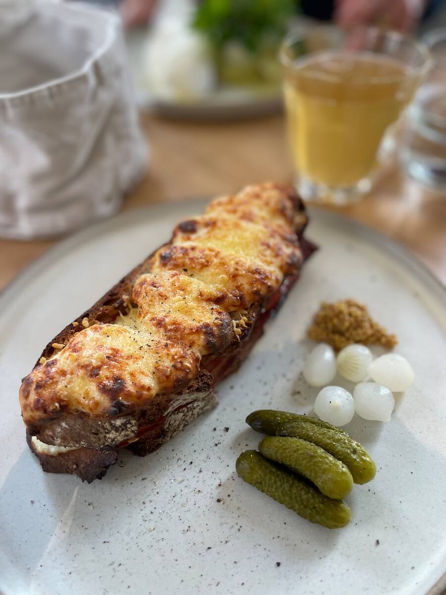alba-farnos-vinals-noubar-pyxis-cafe-lausanne-cathedrale