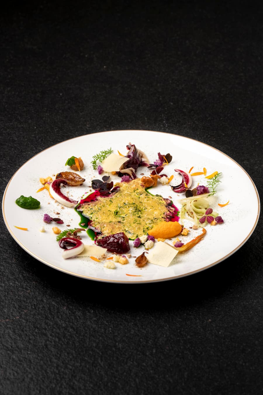 Buergenstock, Yannick Alleno/ Mike Wehrle, Moet & Chandon-Essen, Erster Gang: improvisiertes Gartentreffen, Zarte Gelée-Extraktion von Yannick Alleno