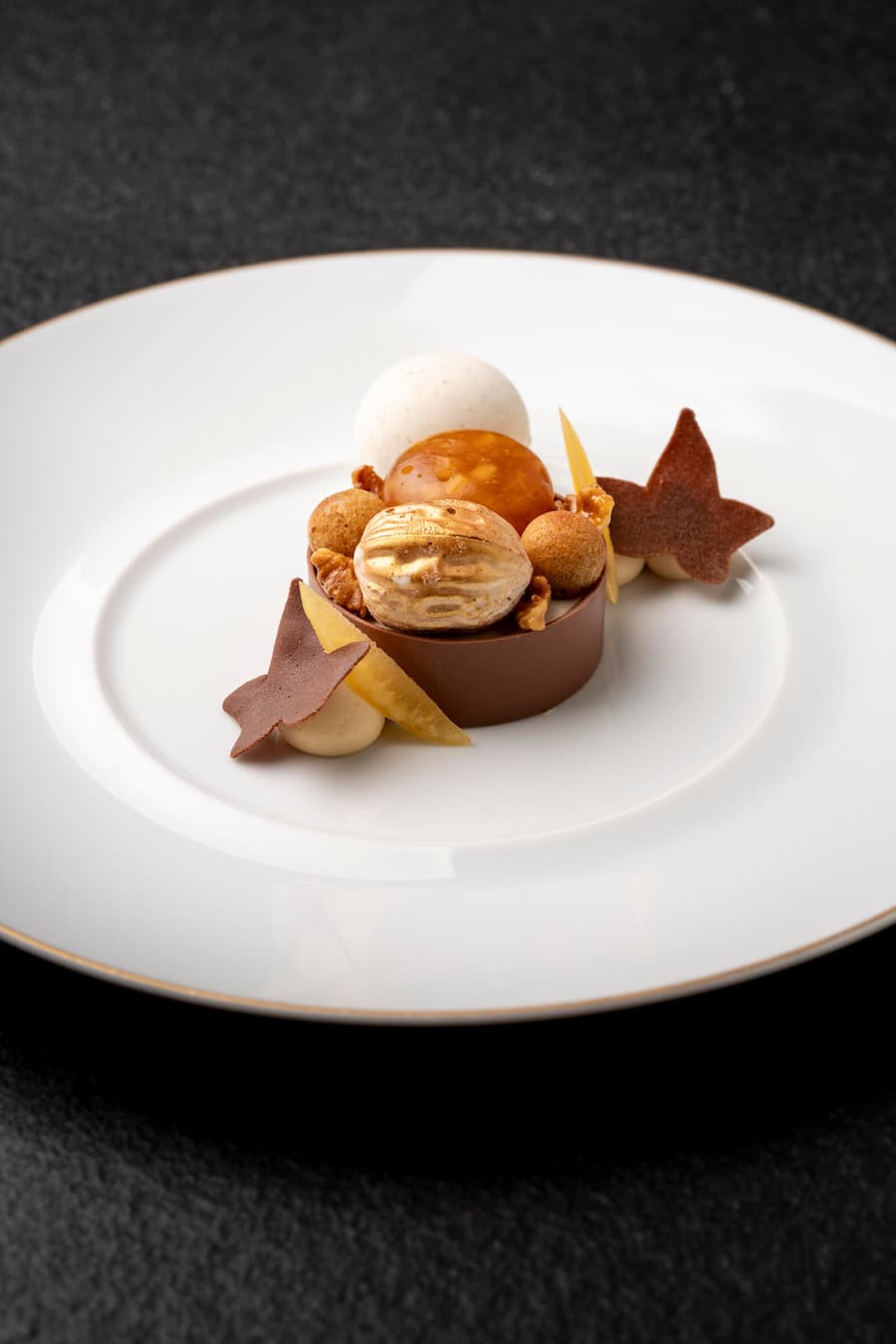 Buergenstock, Yannick Alleno/ Mike Wehrle, Moet & Chandon-Essen, Walnut 2.0 von Damian Carini