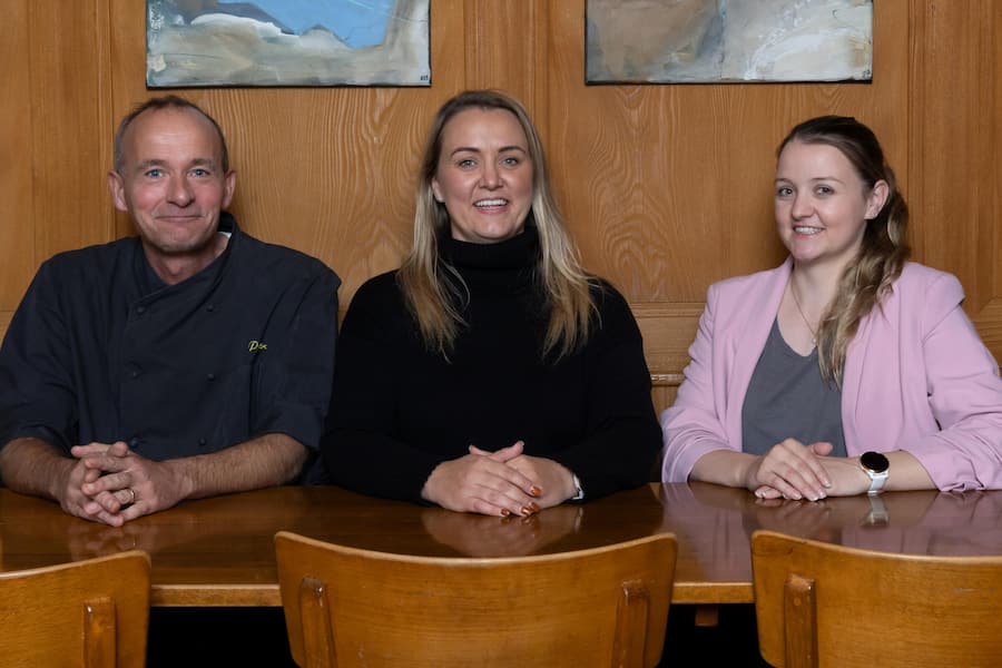 Bären in Madiswil Michèle Binnenmann( Geschätsführerin), Gastgeberin Flavia Stutz und Küchenchef Patrick Pfister Fotografiert am 13.11.2024