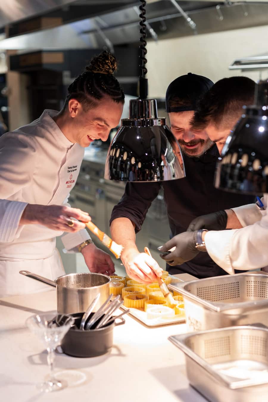Qooking Abend im «Stamm»: «Top Chef»-Stars wie Danny Khezzar stehen am Herd.