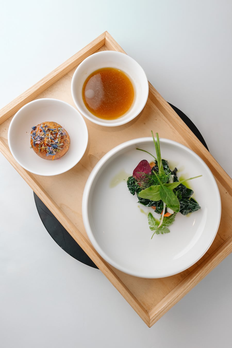 Gericht von Clementine Perradin - San Pellegrino Young Chef Academy - Regional Competition West Europe - Das Morgen Vitznau - November 2024 - Copyright Olivia Pulver