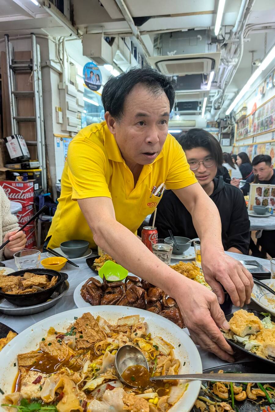 «Swiss Month» in Hongkong – und Silvio Germann mittendrin! Er kochte für die Gäste des Schweizer Botschafters.