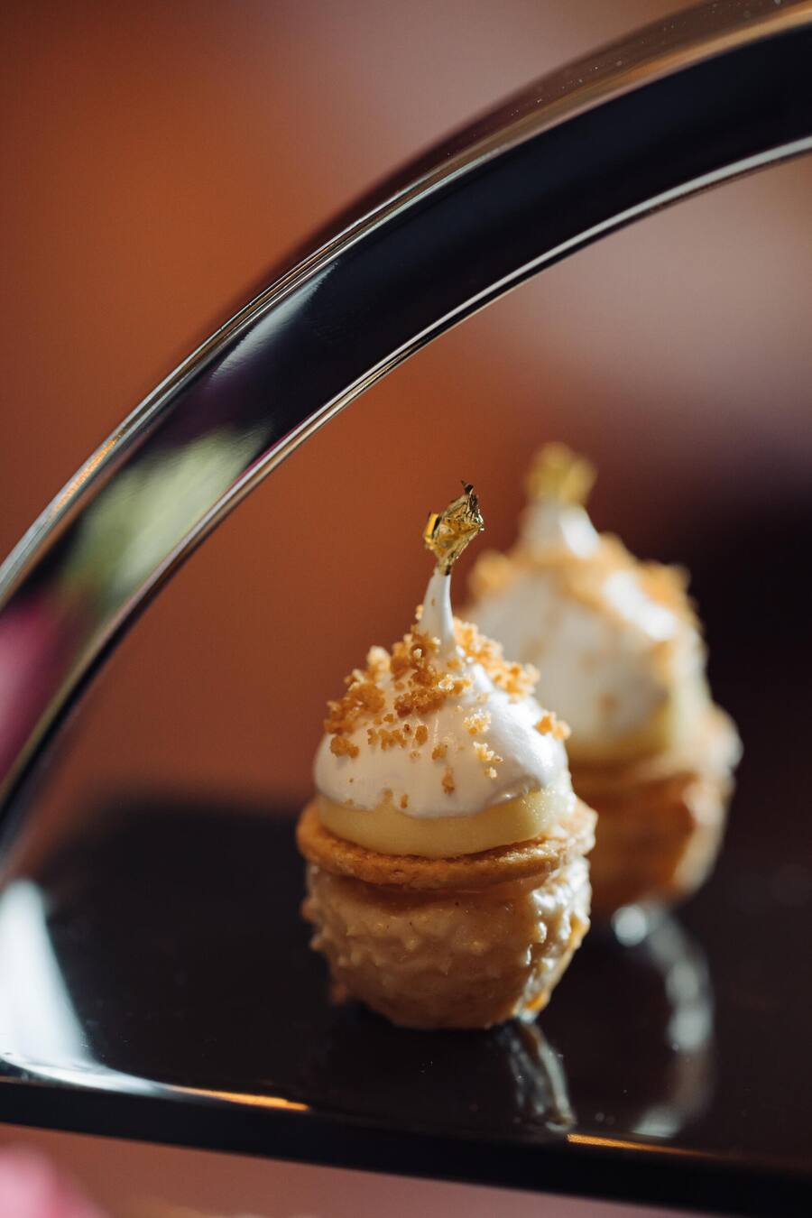 SWEET MARCO D'ANDREA, THE FONTENAY: Zitronen-Tarte - Afternoon Tea im The Dolder Grand - Zürich - November 2024 - Copyright Olivia Pulver