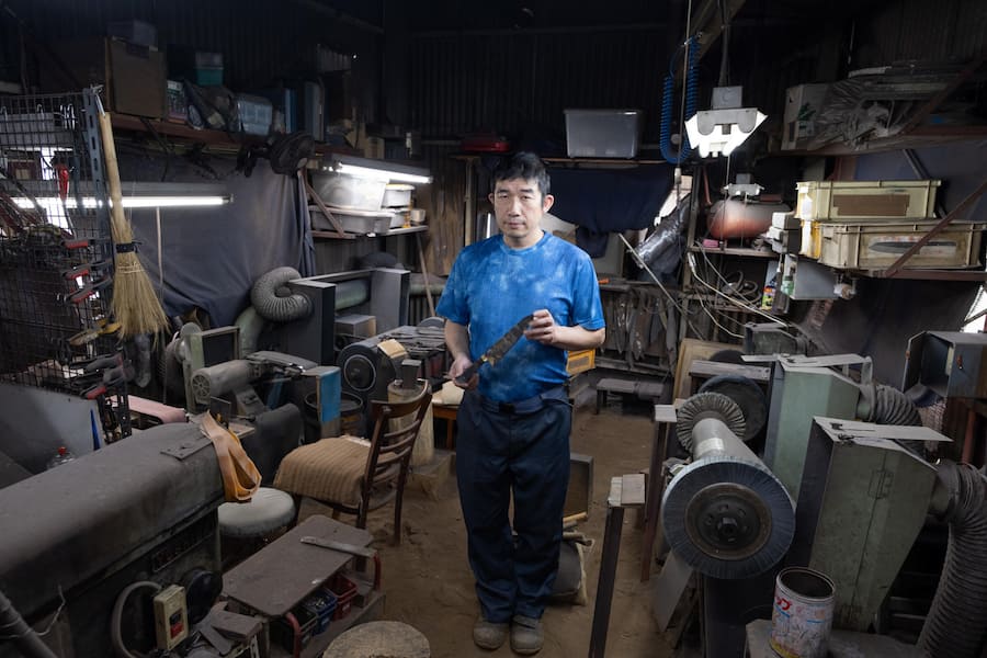 Yoshito Yamakawa produziert im Maximum 2 Messer am Tag und das Messer von Marco benötigt über 30 Arbeitsschritte.