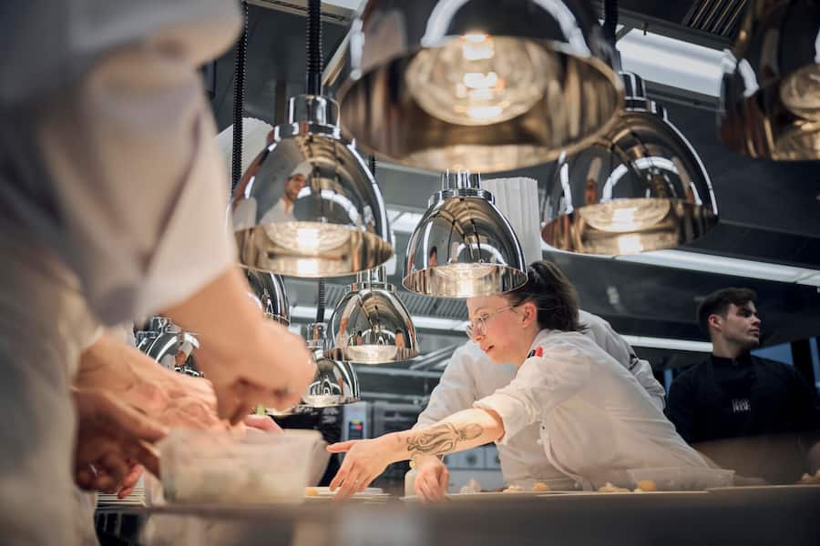 Souper UBS à 4 mains avec Guy Ravet et Lucrèce Lacchio au berceaux des sens à l'EHL, mardi 30 avril 2024 à Lausanne. (© Gabriel Monnet)