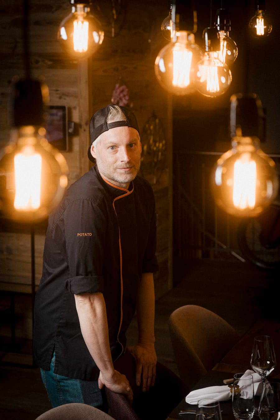 Le chef du restaurant Potato, Alexandre Libert, mercredi 11 décembre 2024 à Zermatt. (© Gabriel Monnet)