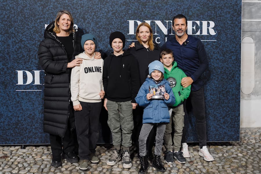 Finn und Cla holen sich mit ihren Freunden ein Autogram vom Fack-ju Göhte-Star Karoline Herfurth (Schauspielerin) - Dinner Club - Kochsendung auf Prime - Schloss Schauenstein Fürstenau - November 2024 - Copyright Olivia Pulver