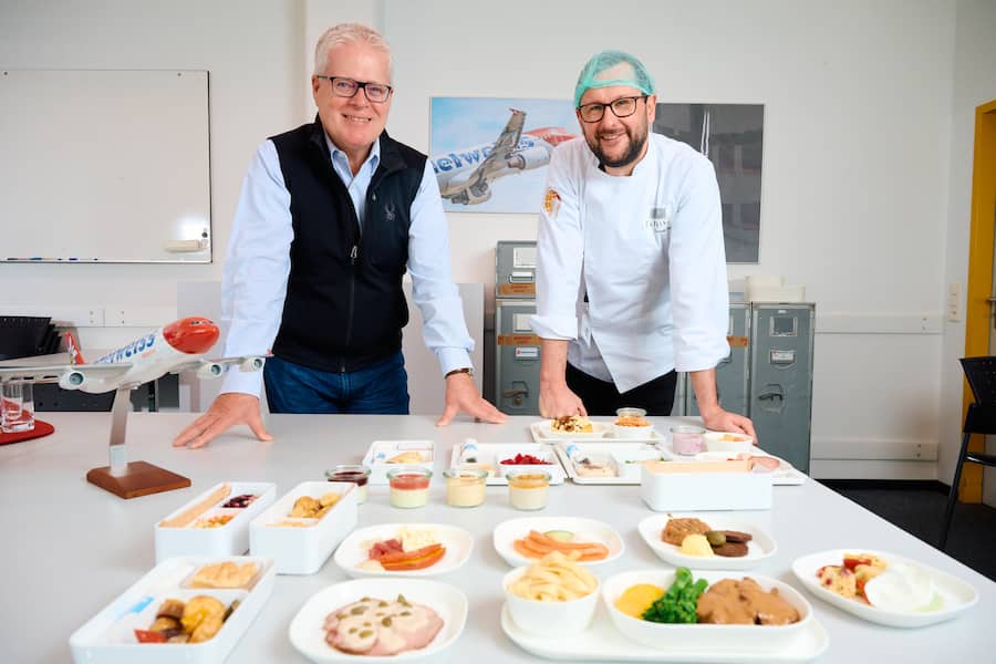Rene Bleiker von Edelweiss und Thomas Jurk von First Catering
