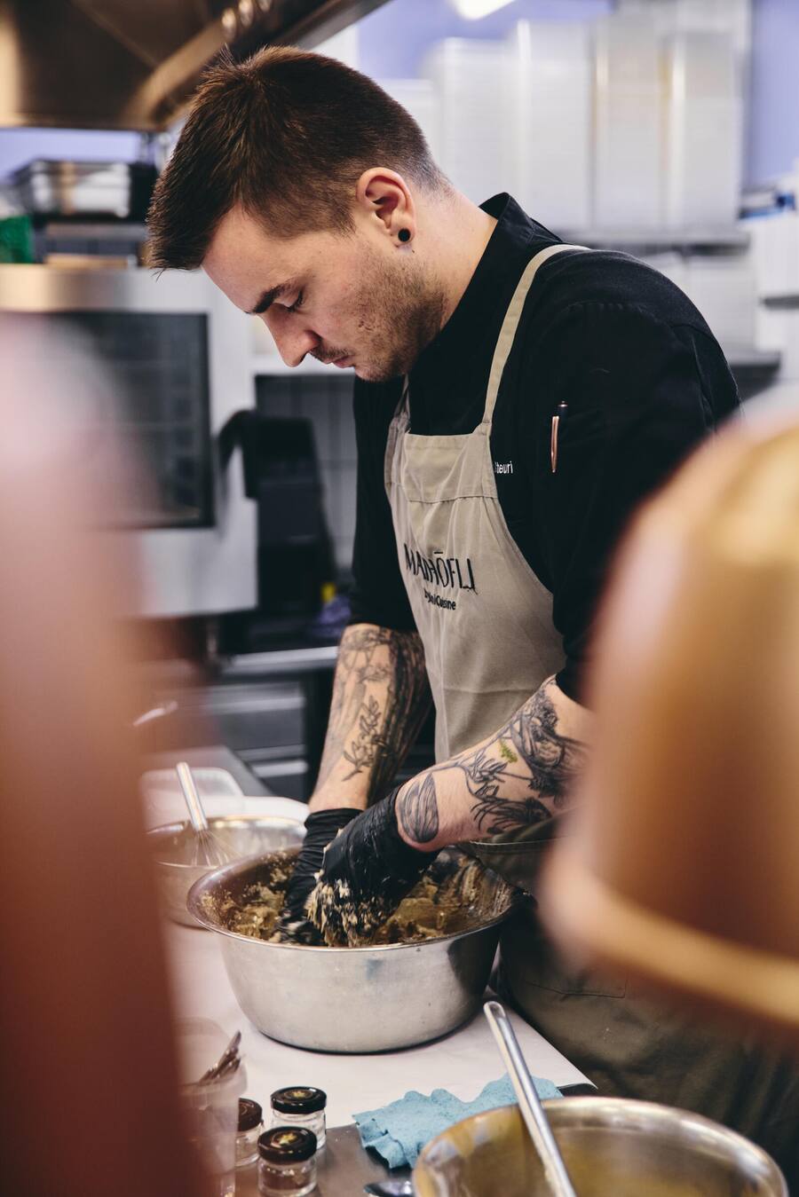 Gault Millau; Maihöfli Luzern - Robert Steuri backt Apfelwein Spitzbuben