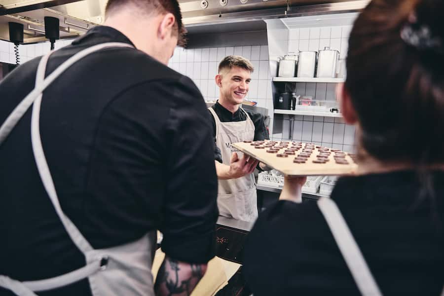 Gault Millau; Maihöfli Luzern - Severin Geser backt Lebkuchen Cookies