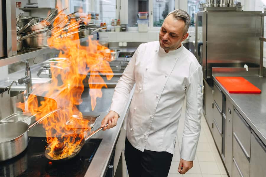 Benjamin Halat, Chefkoch Brasserie Savoy - Mandarin Oriental Savoy Zurich - Hotel des Jahres 2025 - Sommer 2024 - Copyright Olivia Pulver