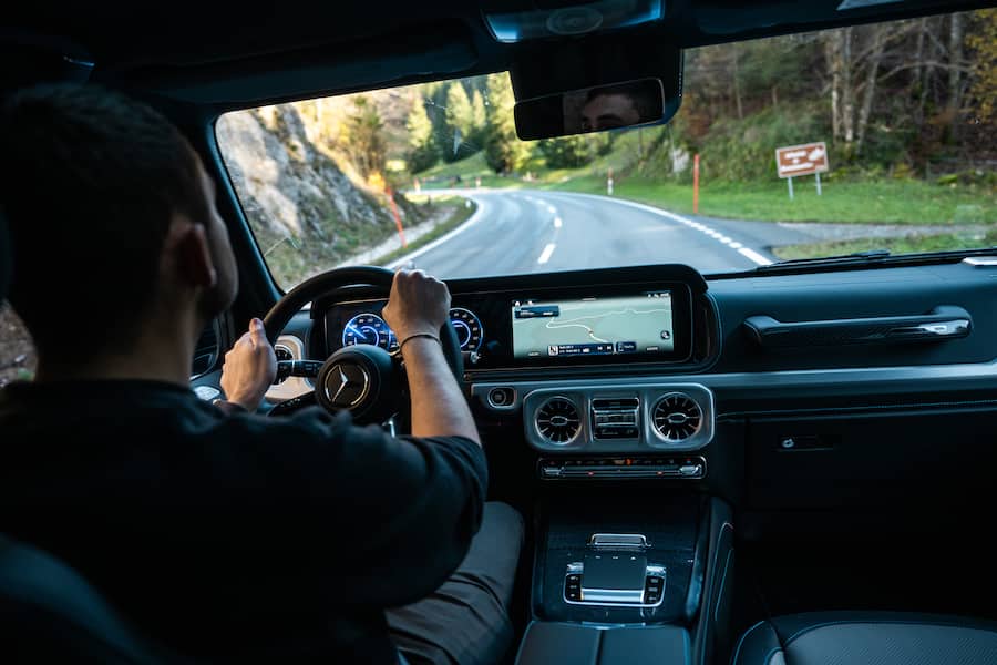 Reportage Mercedes / Guy Ravet on Tour - Guy Ravet mit G 580 - GKlasse full Elektro