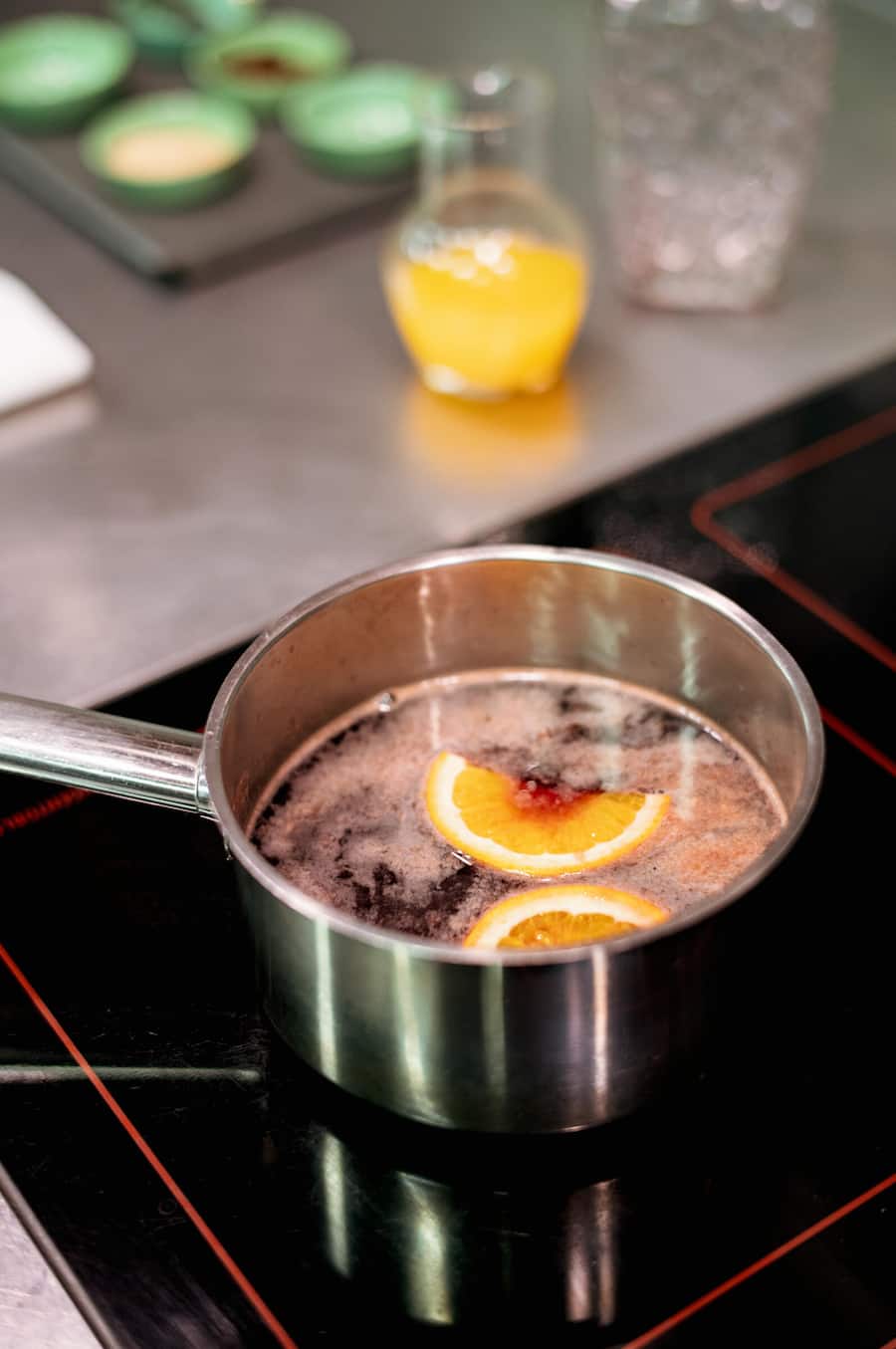 GMC - BÃNIGER - Böniger tranchiert: Ines Triebenbacher macht für uns Glühwein - Igniv Zürich