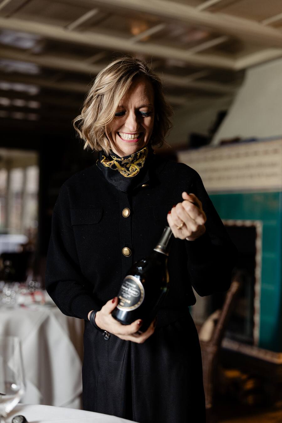 Iris Moesching, Laurent-Perrier, Kurt Moesching, Restaurant Sonne Scheunenberg, Wengi bei Büren, BE, 11. Dezember 2024. Copyright: Roy Matter