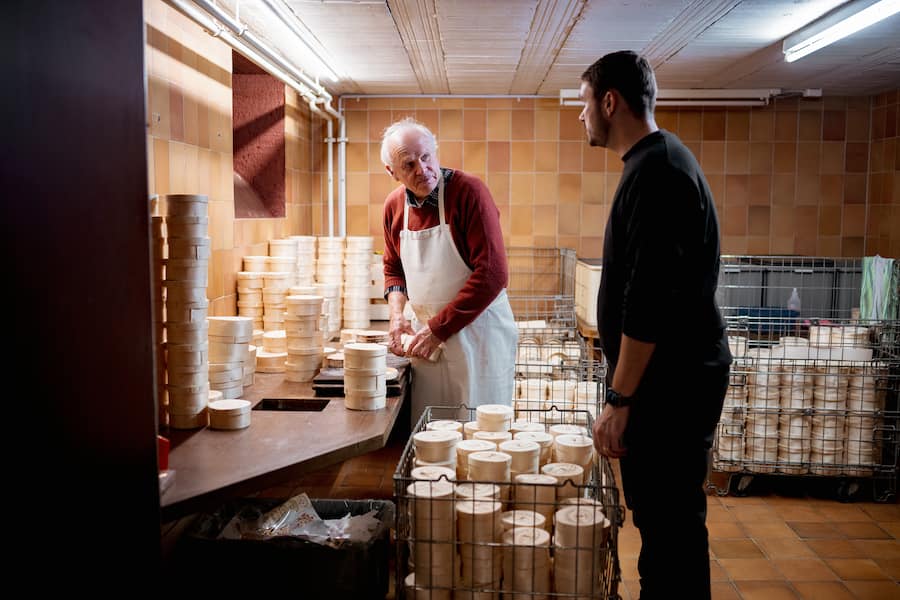 Reportage Mercedes / Guy Ravet on Tour - Guy Ravet mit G 580 - GKlasse full Elektro