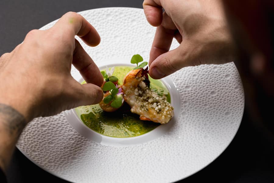 Kaisergranat | Tessiner Tomate | Pinienkerne | Basilikum, Mercedes-Benz Ausfahrt mit kulinarischer Begleitung von Marco Campanella, 08. Juni 2024, Hotel Eden Roc in Ascona, Copyright Roy Matter