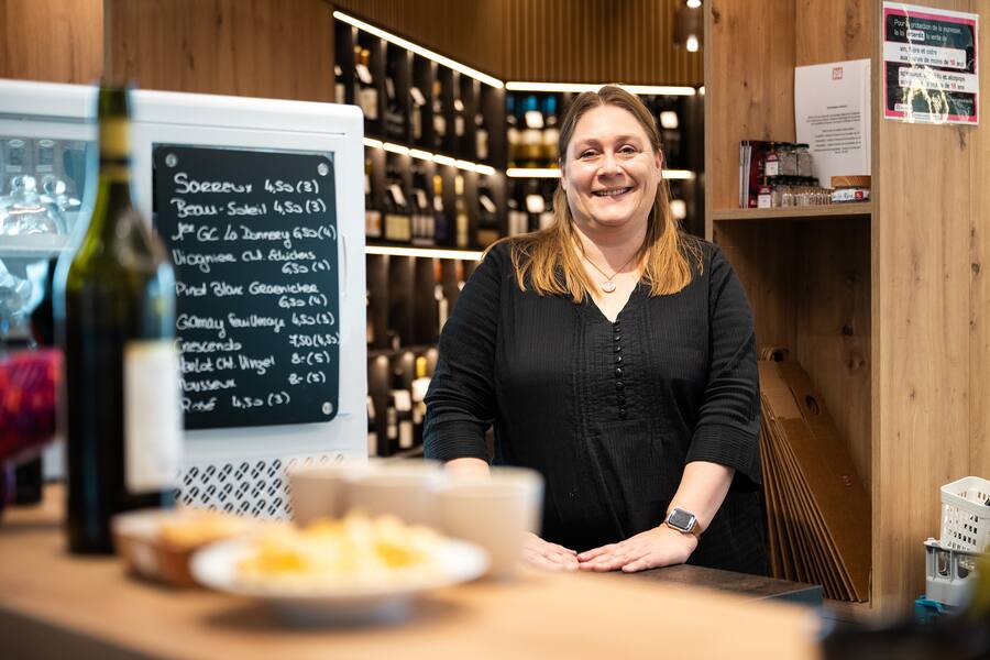Reportage Mercedes / Guy Ravet on Tour - Maison de la Vin La Côte in Mont-sur-Rolle mit Schwester von Guy - Nathalie Ravait