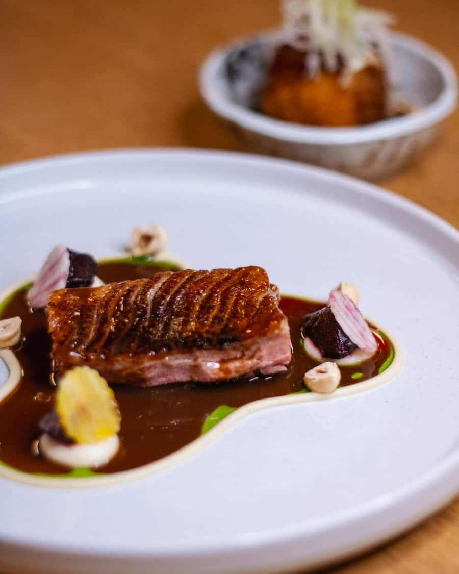 Canard d'Appenzell Sichuan de Seigneux-Céleris-Feuille de figiuer-Riz du Vully