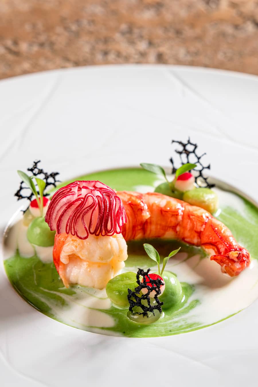 Besser als Hummer Die Carabi- neiros, feuerrot und 300 Gramm schwer, sollte man sich nicht entgehen lassen. Mit Tom-Kha-Sauce oder auf Tagliolini.