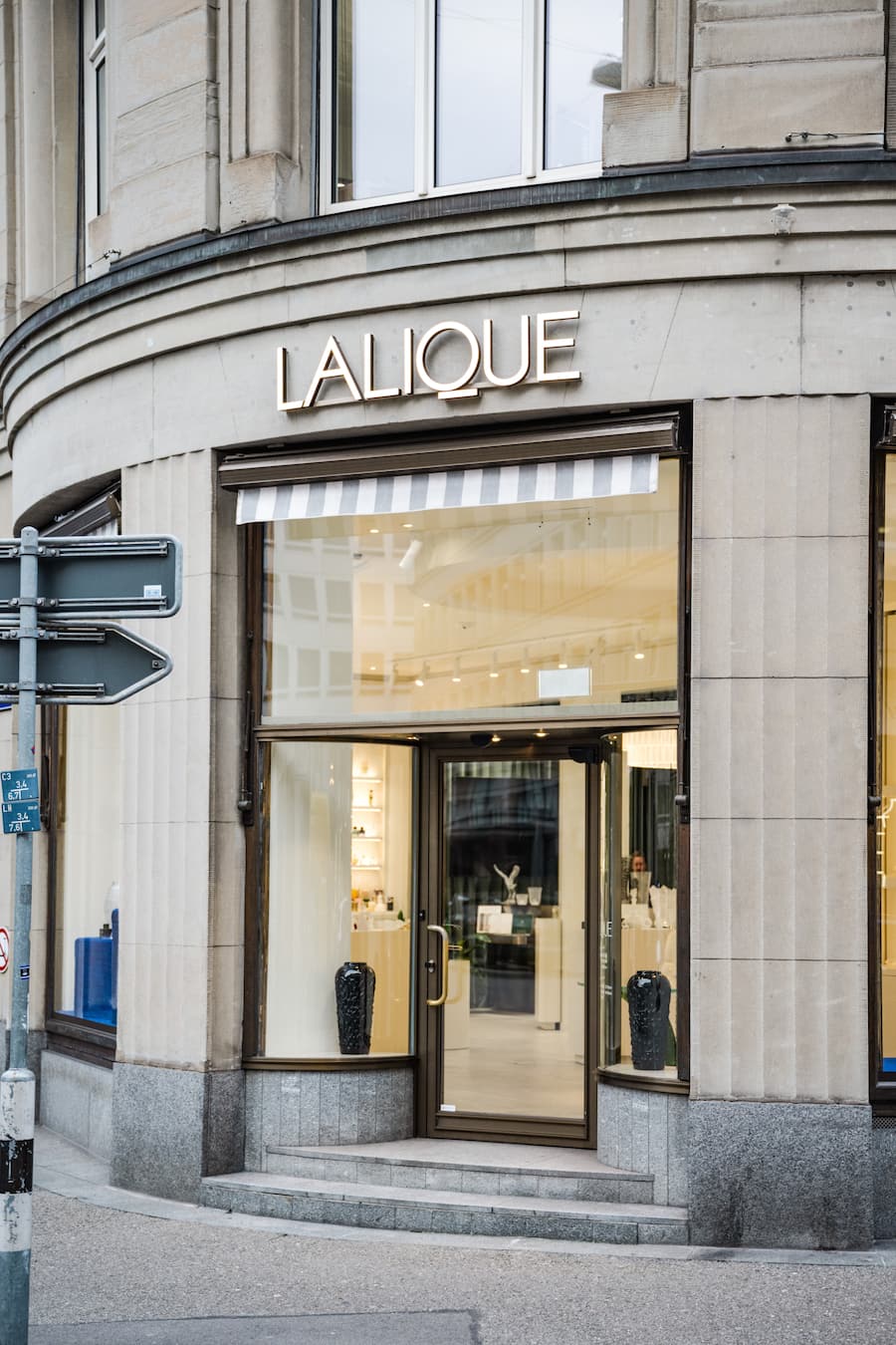 GMC- Lalique-Flagship-Store Zürich. Porträts von CEO Nina Müller ©by Adrian Bretscher