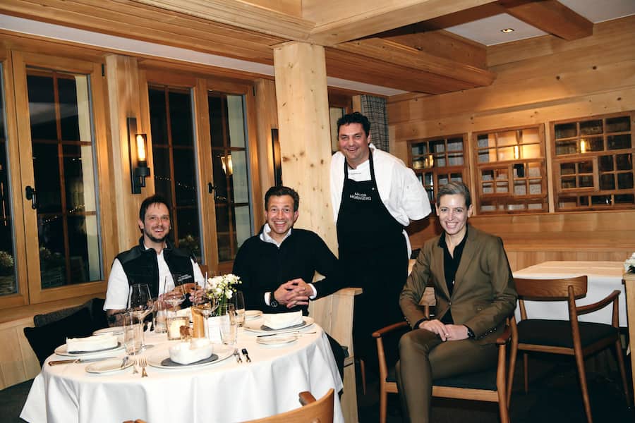 Michael Rindlisbacher und David Ebner in der Maison Hornberg. Personen vL.: David Ebner, Christian Hoefliger â von Siebenthal, Michael Rindlisbacher, Brigitte Hoefliger â von Siebenthal