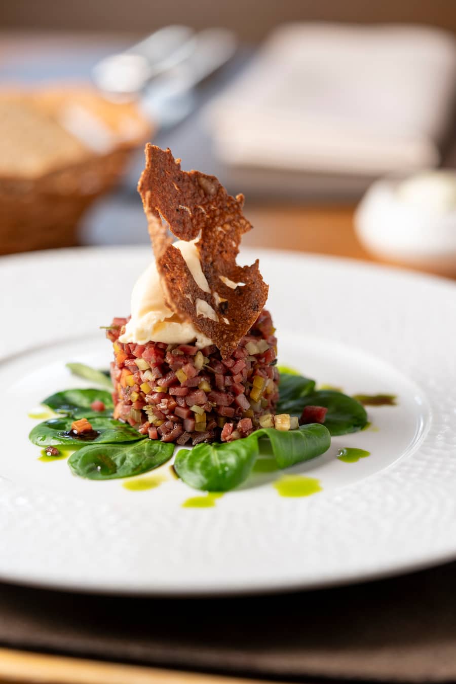 Richard Stoeckli , Restaurant Alpenblick, Wilderswil, AOC/IGP, Tatar vom Appenzeller Mostbröckli mit Kürbiskernöl, Berner Oberländer Alpkäsemousse