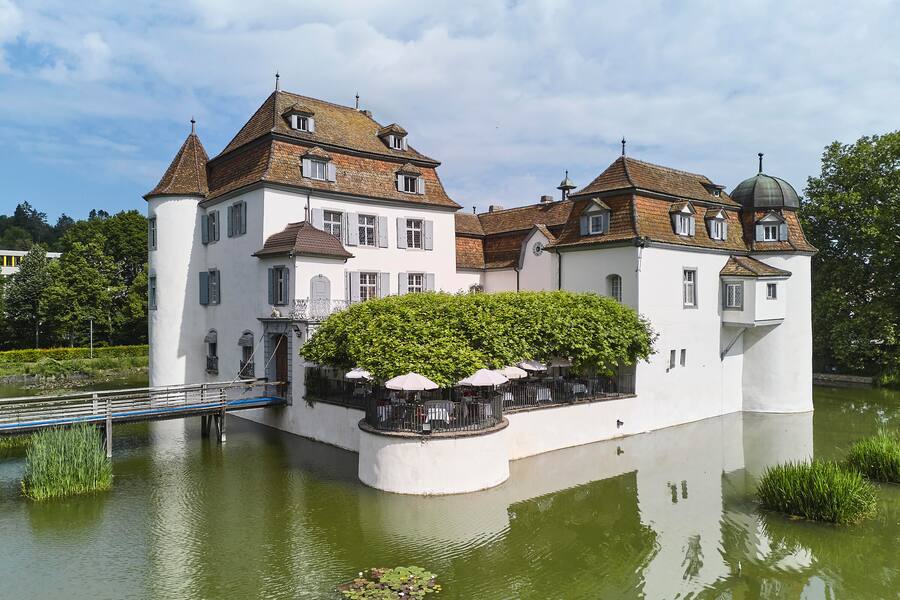 Tatort Schloss Bottmingen: Oscar de Matos und Guy Wallyn kochen zusammen.