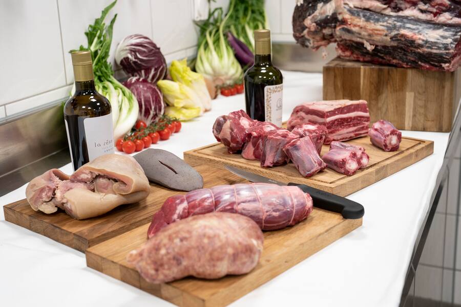 Serata Bollito Misto, im Restaurant La Reserve, Eden au Lac, 6 Teile des Chianina Rinds