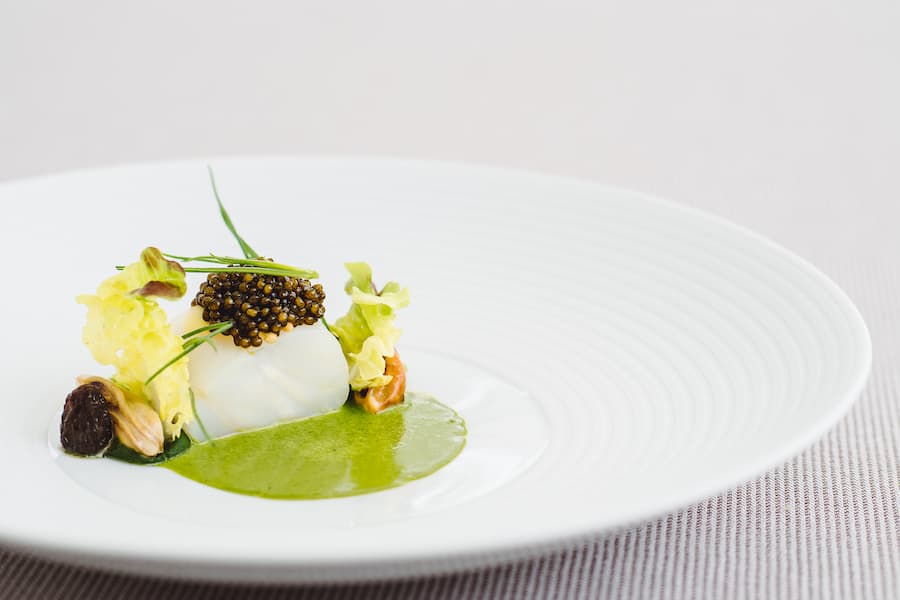Skrei, Muschel, Morchel, Kräuter-Vin-Jaune - Focus Caviar Lunch mit Patrick Mahler und Jürg Kappeler von Sense fof Delight, Importeur von Kaviari Paris - Restaurant Focus, Parkhotel Vitznau - Montag, 22.4.2019 - Copyright Olivia Pulver