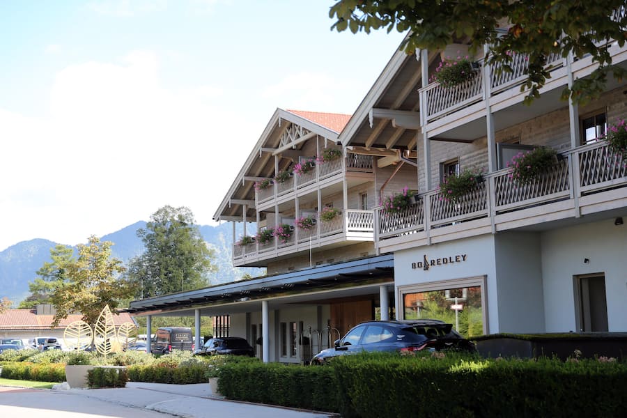 ROTTACH-EGERN, GERMANY - SEPTEMBER 10: A general view during the Bo Redley Fashion Night benefit to Tribute to Bambi at Parkhotel Egerner Höfe on September 10, 2024 in Rottach-Egern am Tegernsee, Germany. (Photo by Gisela Schober/Bo Redley via Getty Images)