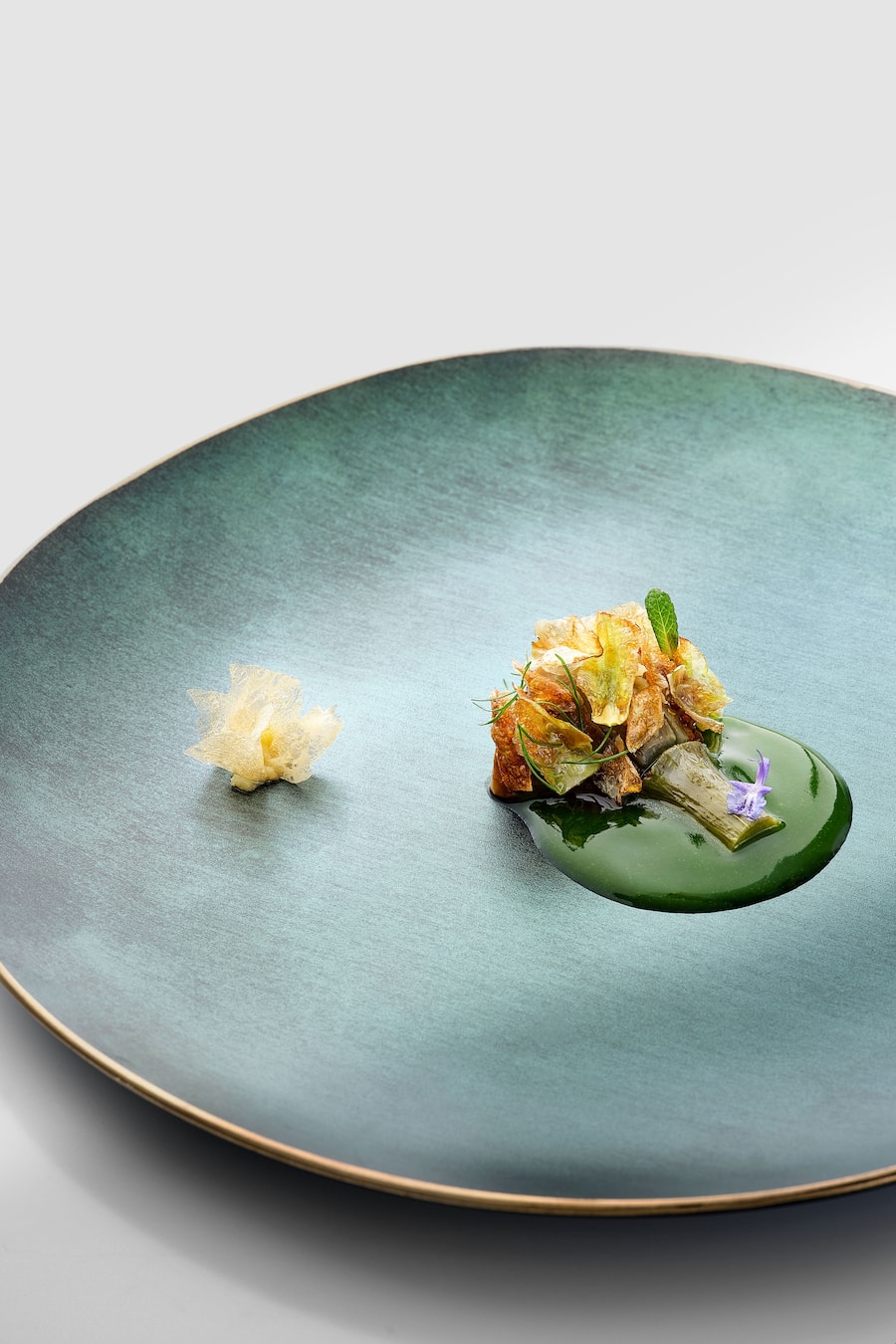 Alcachofa Oloroso, Mostaza y Vermuth (2022)_El Celler de Can Roca