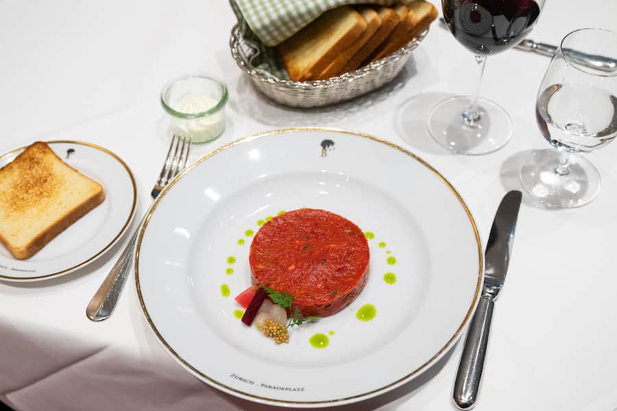 Die besten Beef Tatar - Zürich - Bärengasse im Bankenviertel von Zürich