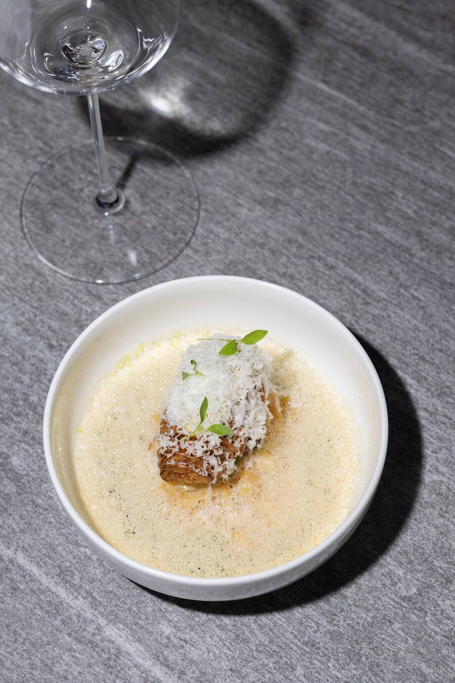 Dominik Hartmann und Andrea Bonini im Grace St. Moritz für Genesis