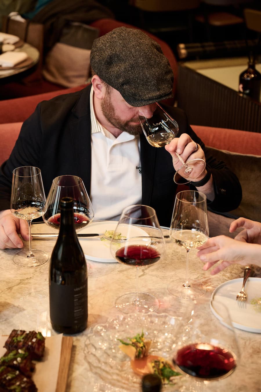 Person: Jonas Ettlin IGNIV Zürich mit Winzer Jonas Ettlin, Daniel Zeindlhofer, Ines Triebenbacher