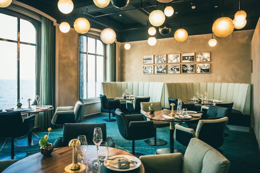 Seine zweite kulinarische Heimat: Das THE GLOBE by Kevin Fehling an Bord von MS EUROPA, © Hapag-Lloyd Cruises/Susanne Baade