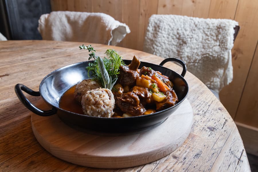 Gasthaus Spinas, "Südtiroler Schöpsernes"