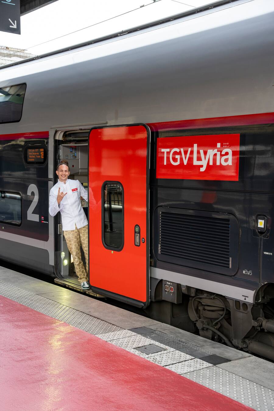 tgv-lyria-danny-khezzar-michel-roth-bayview-geneve-paris-lausanne
