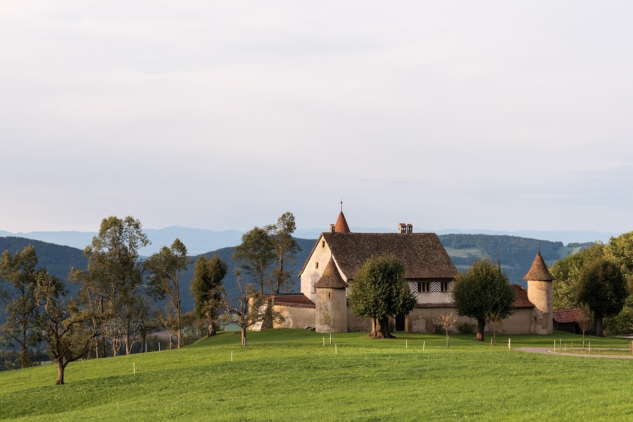 The Living Circle Château de Raymontpierre, JU
