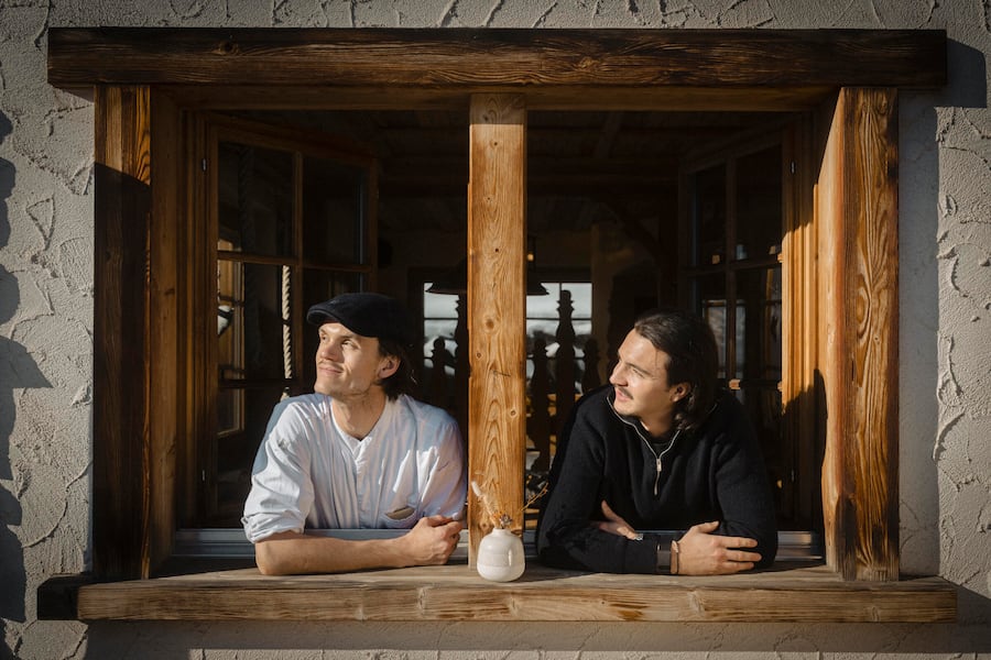 Sergio Grand, Küchenchef (links) und Alessandro Grand, Inhaber (rechts), Marmo-Restaurant, Donnerstag 12 Dezember 2024 in Zermatt. (© Gabriel Monnet)