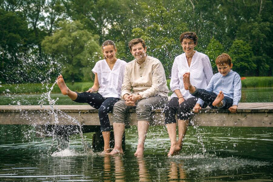 Josef Floh mit seiner Frau Elisabeth und den gemeinsamen Kindern Luisa und Josef Ignaz.