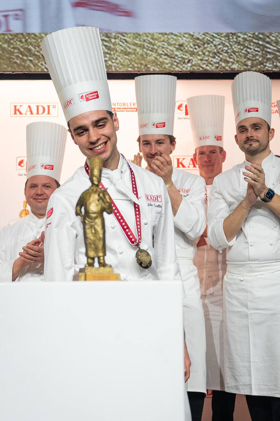 Sieger Joao Coelho - Goldener Koch 2025 Finale - Kursaal Bern - Finalisten: Mirco Kristal, Elodie Schenk, Urs Koller, Joao Coelho, Olivier Hofer - Februar 2025 - Copyright Olivia Pulver