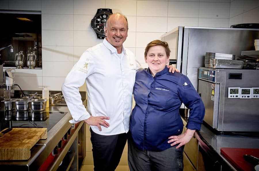 Zermatt, le 20 janvier 2025, Au Zermatterhof Heinz Ruffibach et Mimi Schwarzavec leur team, nous déclinent une variation de cuisine avec le Irish Beef, en filet en sauce ou en tartare , dans leurs restaurant autant au ALPINE GOURMET PRATO BORNI et à BRASSERIE LUSI © Sedrik Nemeth