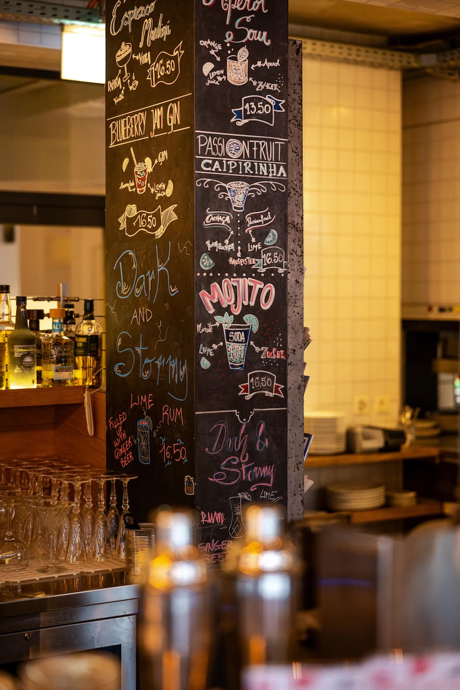 Die lockere Atmosphäre im «Löweneck» passt zur fantasievollen, fröhlichen Küche.