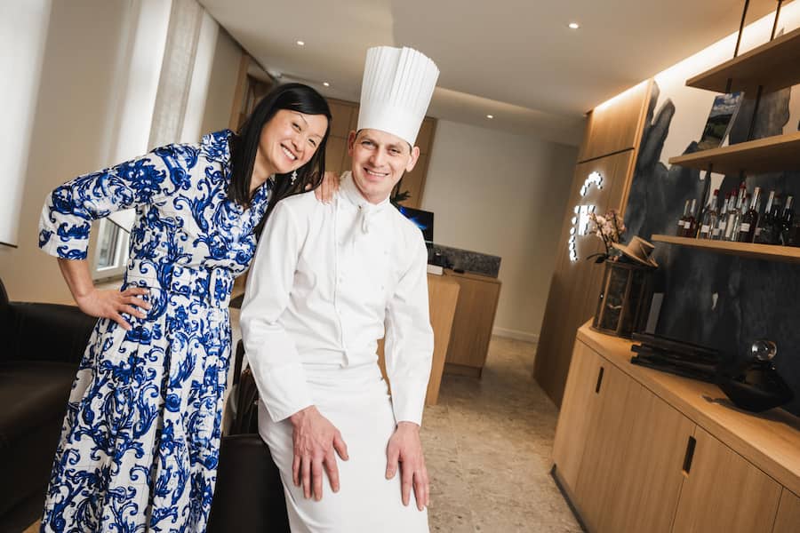 Ein eingespieltes Team: Jérémy Desbraux und Anaëlle Roze. Eine Frau vom Fach: Sie war fünf Jahre Köchin in Le Noirmont.